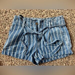 American Eagle  Paperbag Blue/White Pinstriped Shorts - 6 - Super Cute!